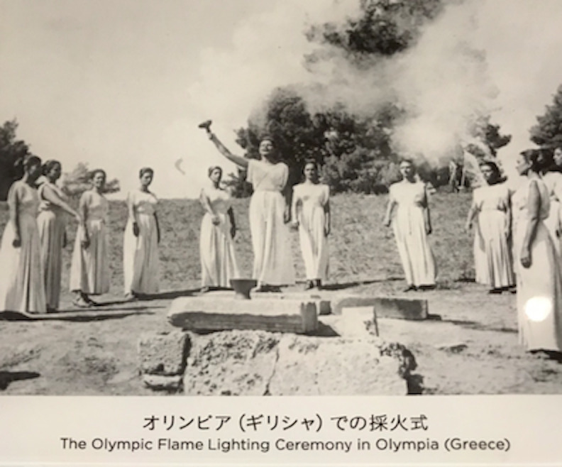 1964 年東京奧運會聖火,當年的8 月21 日在奧運發源地希臘奧林匹亞引燃火種。(攝自日本奧林匹克博物館,時報出版提供)
