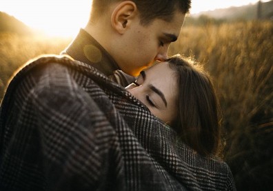 男人比女人更沒安全感？若伴侶缺少安全感，你可以「這麼做」