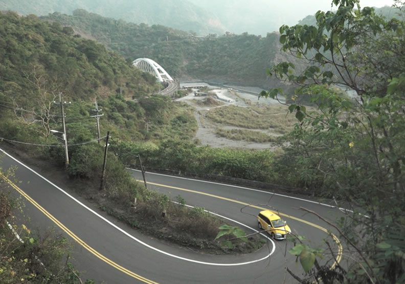 公車式小黃 極限村落的幸福班車