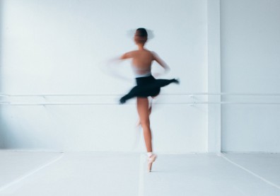 向「芭蕾舞者」學習！調整身體重心，瞬間舒緩緊張感