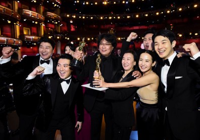 美國總統大選 也上演《寄生上流》？