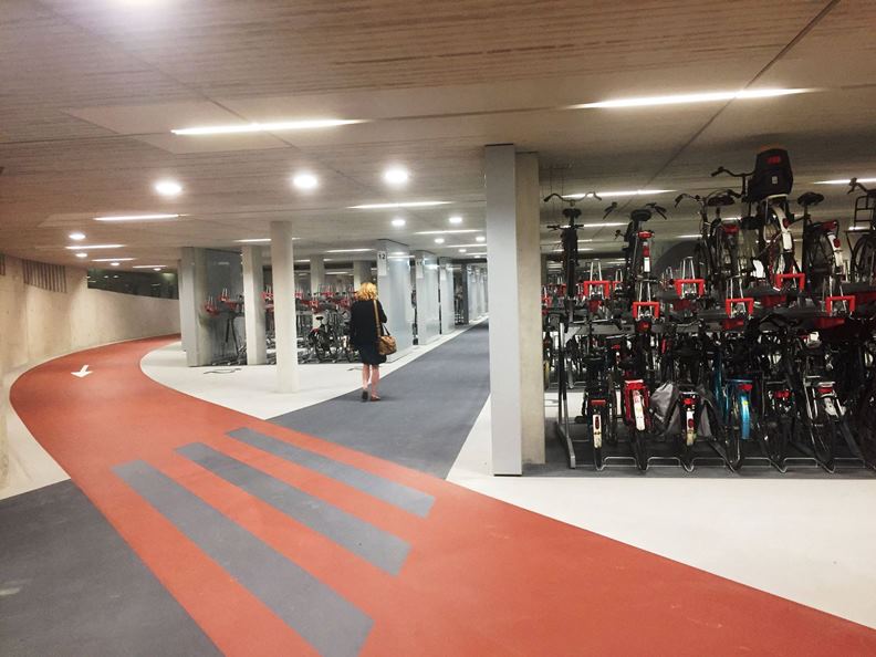 烏特勒支Stationsplein停車場在設計方面下了許多功夫。(圖片來源:Station Utrecht Centraal臉書)