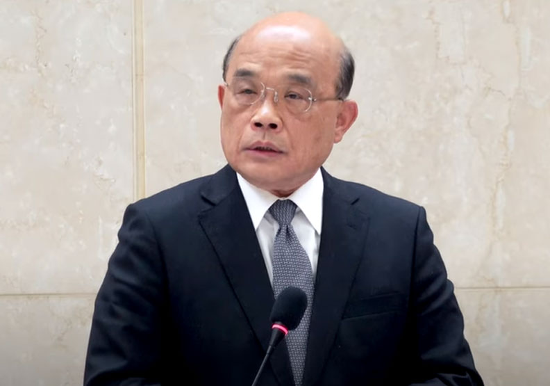 行政院長蘇貞昌以「我們的模式」定調第二批武漢包機模式。翻攝自蘇貞昌臉書