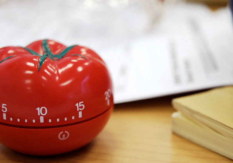 番茄時鐘工作法：25分鐘專注、5分鐘放鬆。Flickr by Marco Verch