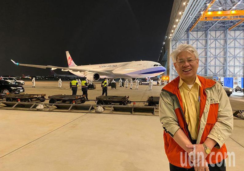 圖／黃元德是武漢包機的醫療成員，他說「再一次還是會去武漢接機」。黃元德提供