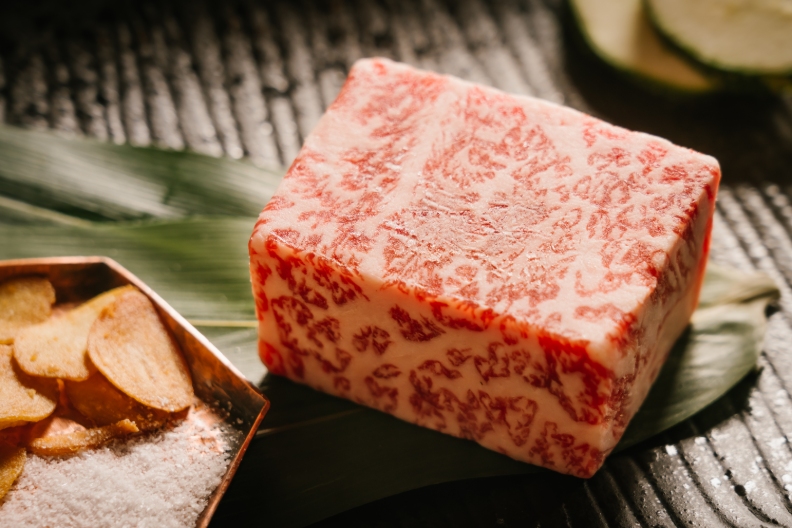 日本和牛因為整體品質出色,所以無論是哪個部位都能在燒烤時發揮它的最佳特色。