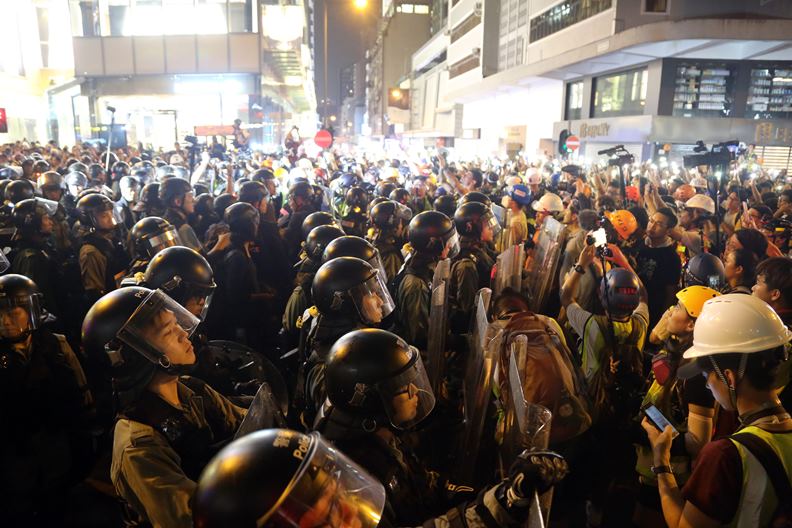 歷經「反送中」風潮引發的社會動盪,香港未來如何重生?引人關注。