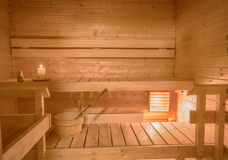 冬天時,人們湧入三溫暖或烤箱,獲得心理的滿足。取自pexels