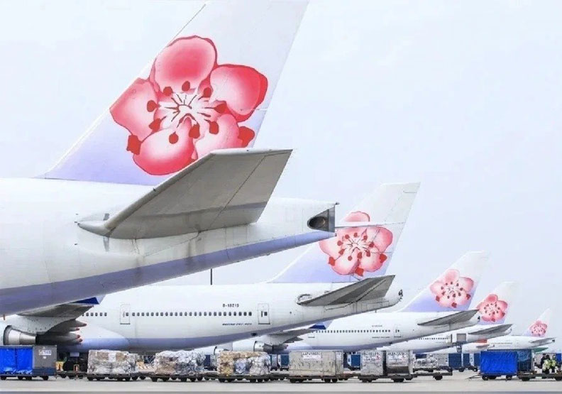 圖／新冠肺炎疫情升溫，中華航空載到不少確診客。中華航空提供