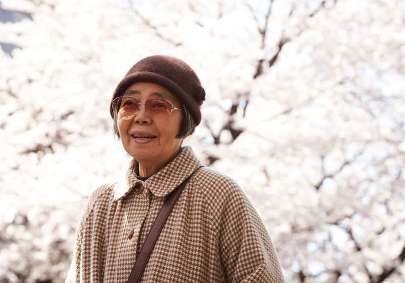 「上了年紀就是學會輕減度日」日本女星樹木希林與歲月和諧共處的人生觀