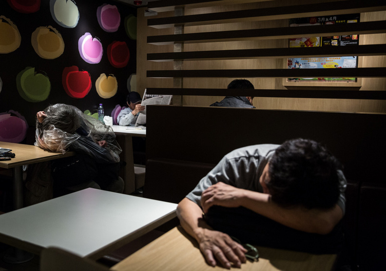 「麥難民」該何去何從？香港麥當勞宣布關閉晚間內用區