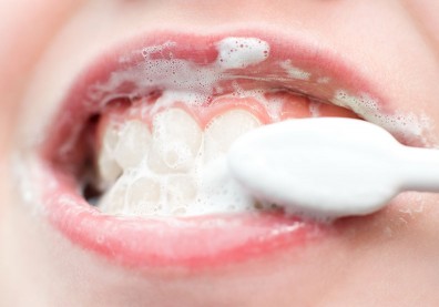牙膏裡預防蛀牙的「氟化物」，過量反而增加蛀牙風險！