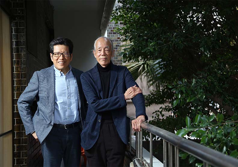 左起為嚴長壽、江賢二。
