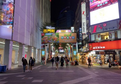 無症狀就有傳染力！台大公衛學院：普篩封城要趁早，慢一拍社區馬上流行