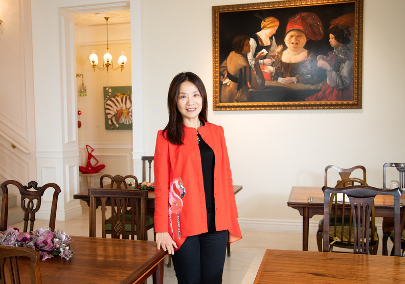 法藍星饗藝空間中,有許多巫慧燕的私家典藏。她也邀請當代藝術家來開展,餐廳中隨處皆藝品。