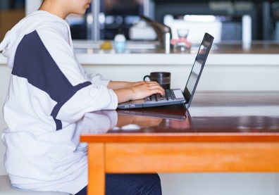 10億學生被迫停課 線上教學大挑戰