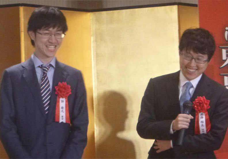 2018年的碁聖戰,許家元(左)打敗日本最強棋手井山裕太(右)。wikimedia commons, BY Ohtani tanya