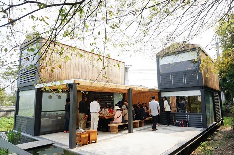 2018年另蓋了RC辦公室,謝東興也輪翻試住更新款的行動木屋,推廣「藉木屋親近自然」的生活理念。