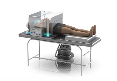 全球「呼吸器荒」有解？英國工程師逆向思考開發現代版「鐵肺」