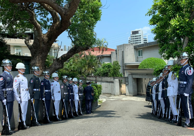 前行政院長郝柏村今由國軍高規格送別。