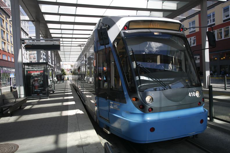 倘若無法提升大眾運輸系統的使用率,城市空間會愈來愈被個人車輛占據、瓜分。