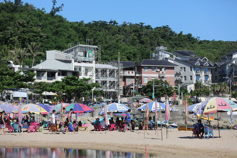 消費者擔憂感染風險,多不願前往遠程的戶外旅遊景點。