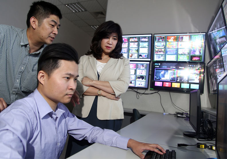 有線電視系統台戰場上,唯獨廖紫岑是巾幗英雄。