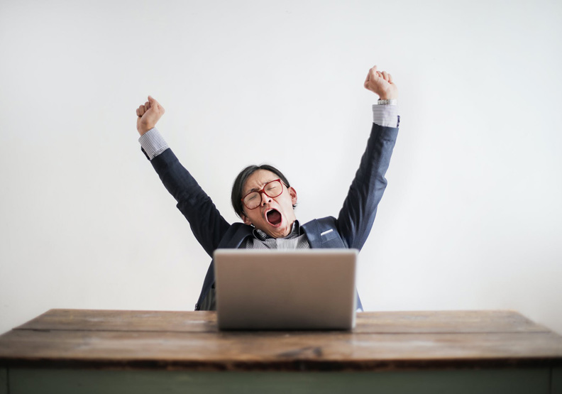 態度上不願意配合的員工。僅為情境圖,取自pexels