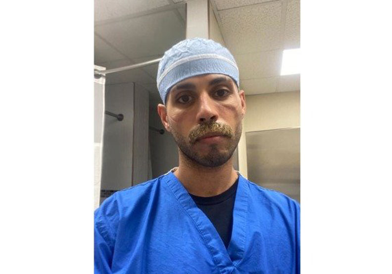 紐約護理麻醉師史密斯透露，垂死的新冠肺炎患者最後遺言是問「帳單誰付」。取自Derrick Smith臉書