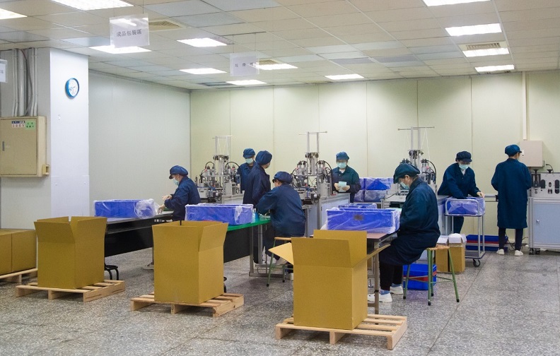 善存科技跨足支援，是台灣第一家異業自行投資口罩生產相關設備的企業。