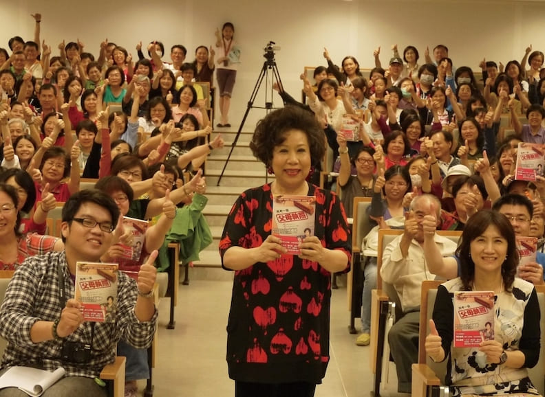 專業兩性與家庭諮商師黃越綏,可說著作等身,她在兩性、婚姻、親子等方面的見解精闢入裡。(國際單親兒童文教基金會提供)