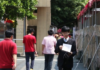 十年最慘！單月蒸發六萬職缺，新鮮人「疫」外之災！