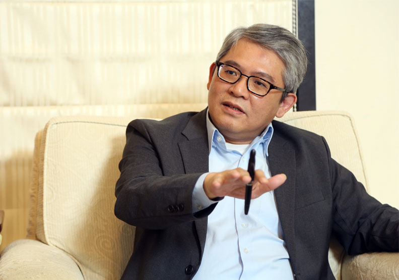 內政部政務次長花敬群。