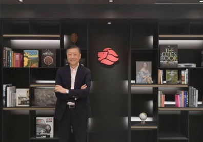 揪500萬「獅粉」突圍！雄獅老董如何破框拚現金？