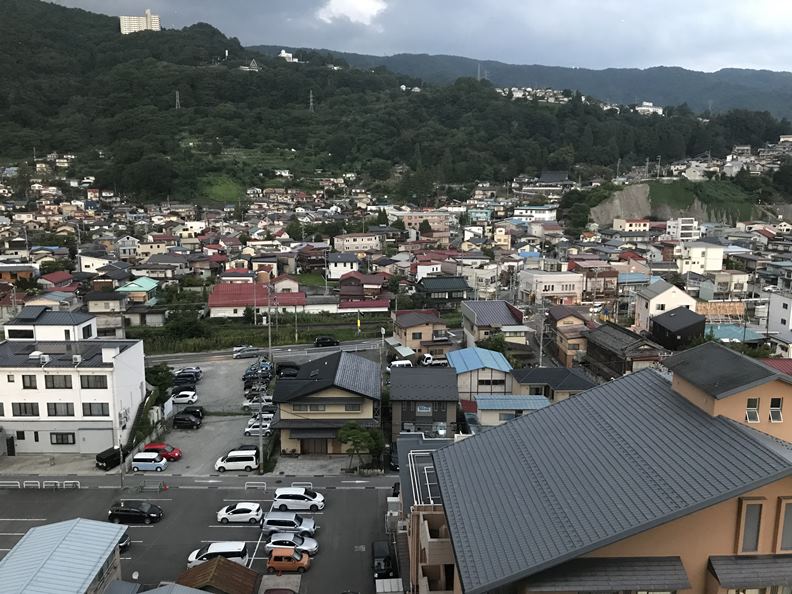 鄉下有宜人的自然環境,但如何融入當地、發揮一技之長,仍須做好準備。