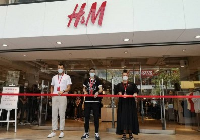 【獨家專訪大中華總經理】全球暫閉3000店，H&M為何在台灣逆勢展店？