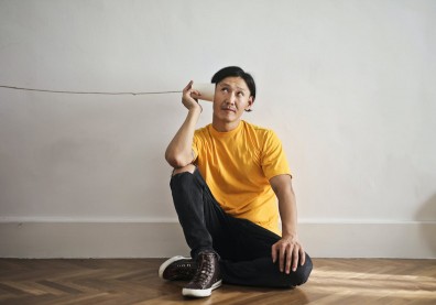 放棄醫學院的「故事收藏家」創辦StoryCorps，留下911、新冠肺炎的「時代之聲」！