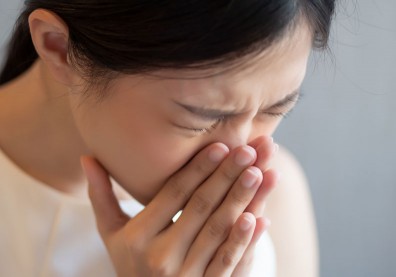 日夜溫差大讓你鼻子不通？中醫師破解８鼻塞原因，教５招對症改善