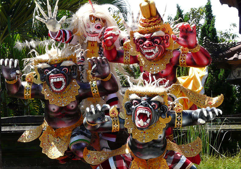 鬼怪塑像(ogoh-ogoh)。Flickr, Matthew Spong, CC BY 2.0