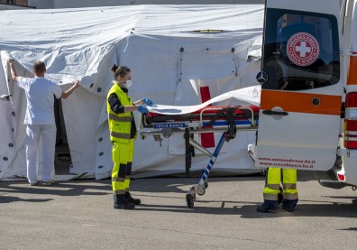大量血管阻塞—白人新冠肺炎死亡原因之一