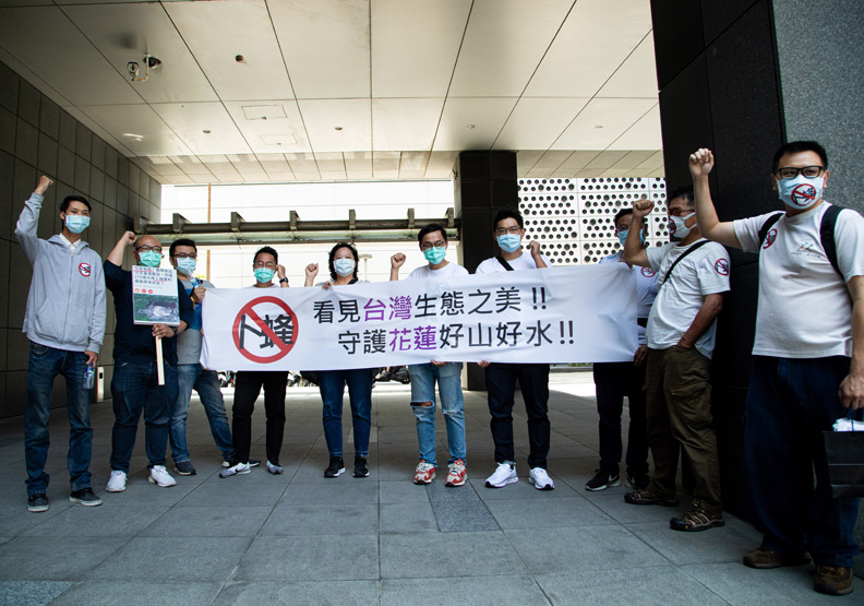 花蓮民眾如今對卜蜂的說法失去信心。
