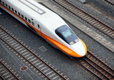 豪雨釀邊坡滑動擴大！高鐵：停駛苗栗到台中區間