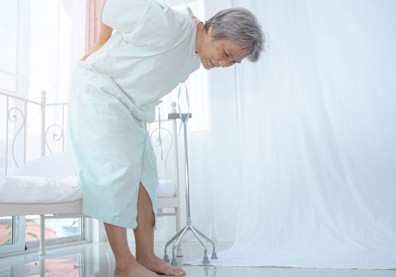 「老倒縮」身高少4公分當心是骨鬆！注意這3部位易骨折