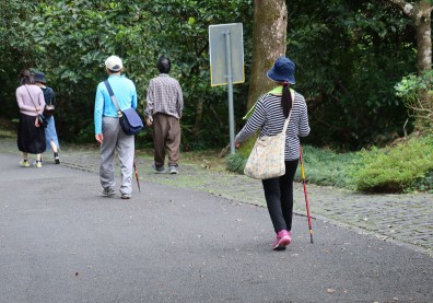 每天走一萬步為何還是瘦不了？體能訓練師：別再「自認做過運動」