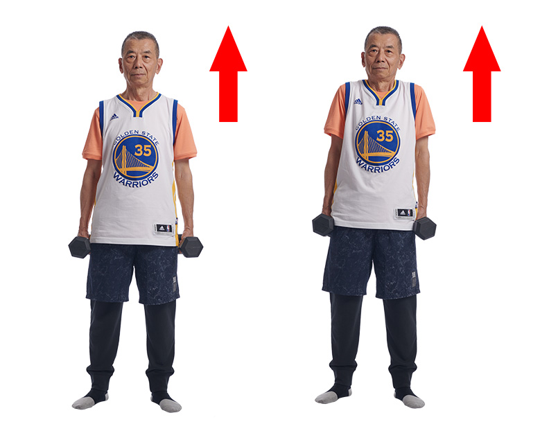 做聳肩動作時可拿水瓶等重物訓練。