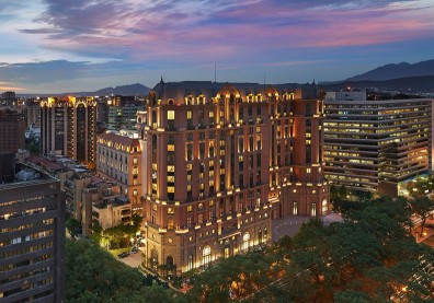 文華東方6月將資遣212人！北市勞動局：恐違法最高開罰50萬