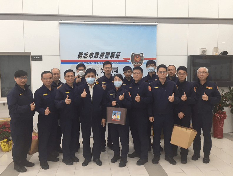 新北市政府警察局長陳檡文透過行動治理,拉近與第一線兄弟的距離,打造溝通零距離的工作環境。
