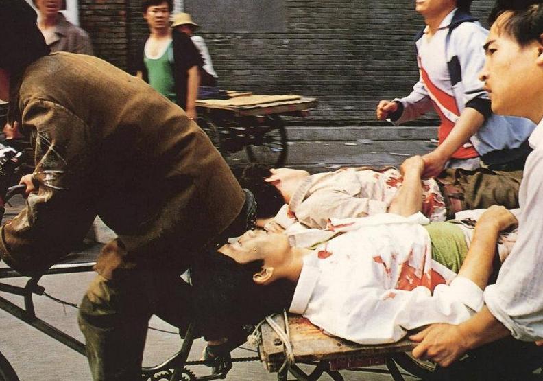 受傷民眾被單車緊急載往醫院