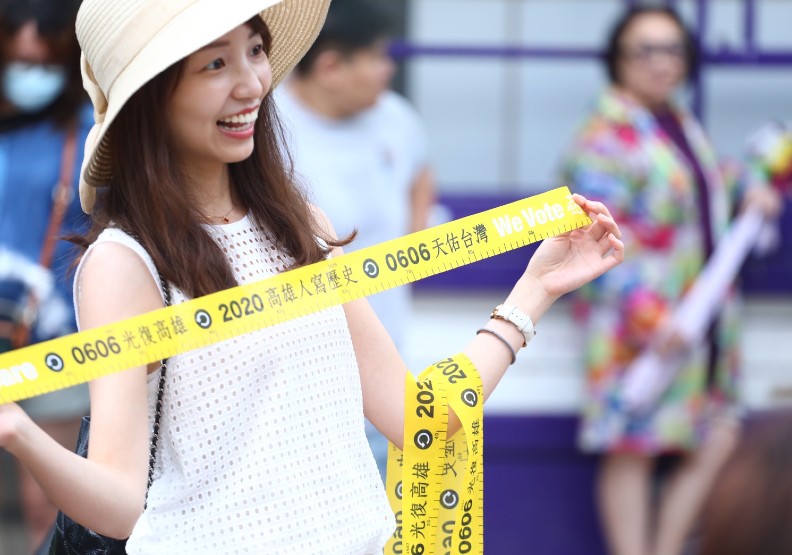 這次高雄市長選舉,市民對韓國瑜投下的不信任票,也是對所有政治人物的一個警惕。