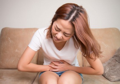 長期便祕要提高警覺！「大腸憩室炎」糞便卡凹洞造成腹痛高燒